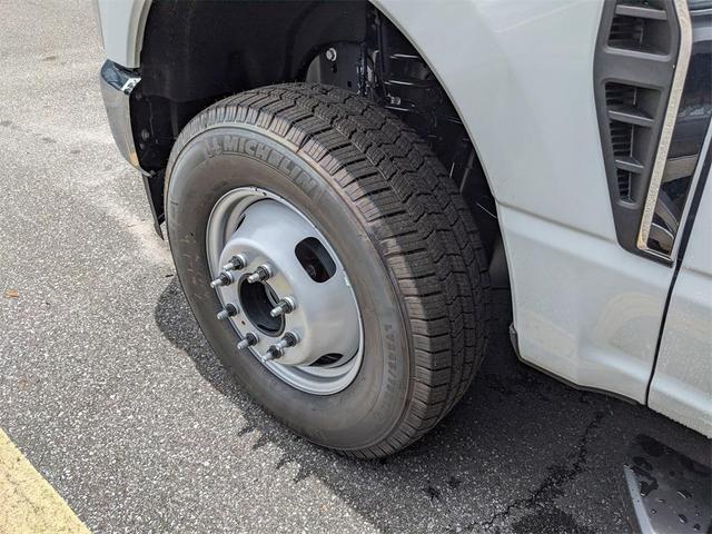 Photo of 2025 OXFORD WHITE Ford F-350