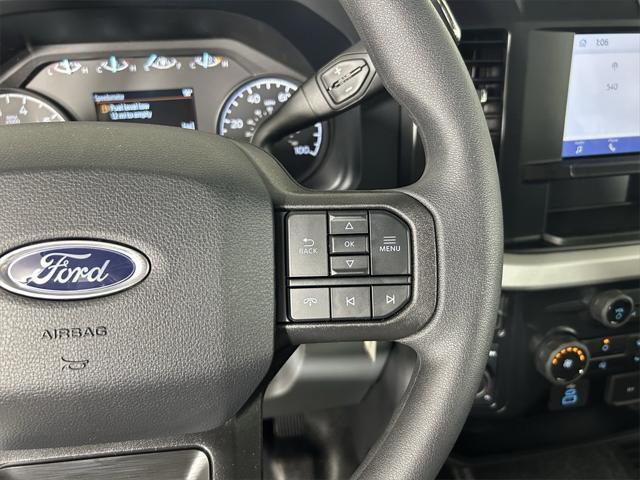 Photo of 2025 Oxford White Ford F-250