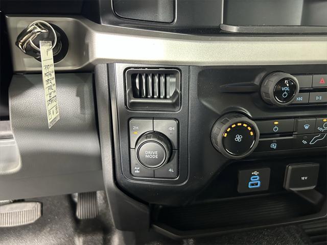 Photo of 2025 Oxford White Ford F-250