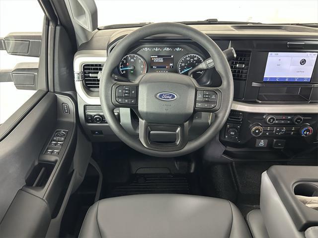 Photo of 2025 Oxford White Ford F-250