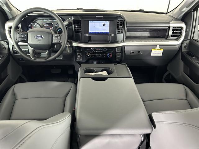 Photo of 2025 Oxford White Ford F-250