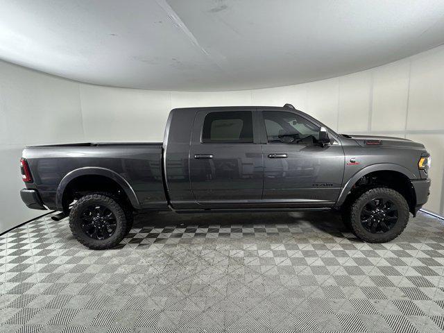 Photo of 2022 Granite Crystal Metallic Clearcoat RAM 3500