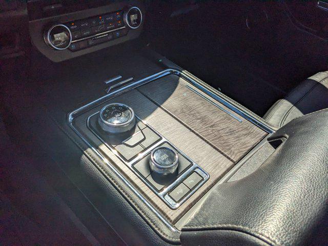 Photo of 2018 Magnetic Ford Expedition Max