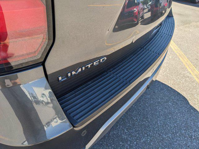 Photo of 2018 Magnetic Ford Expedition Max
