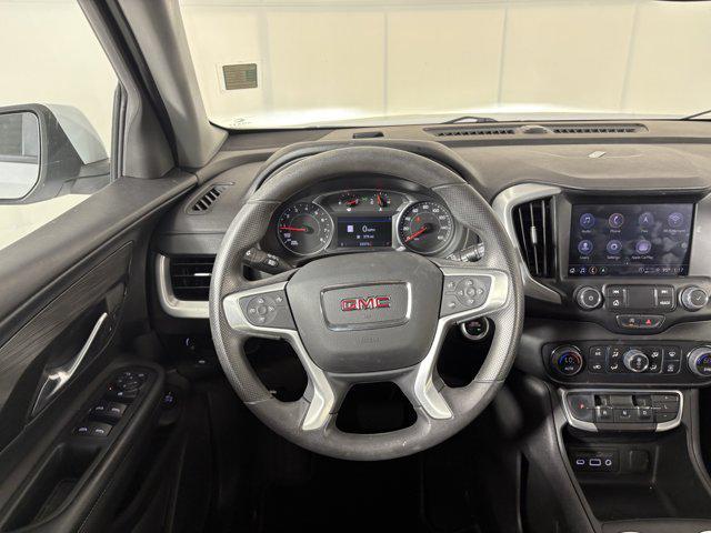 Photo of 2022 Summit White GMC Terrain