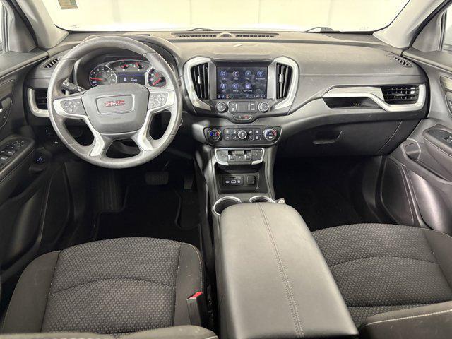 Photo of 2022 Summit White GMC Terrain