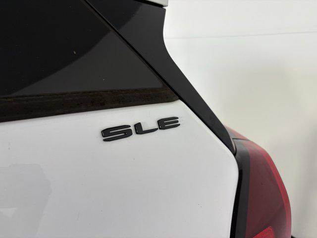 Photo of 2022 Summit White GMC Terrain