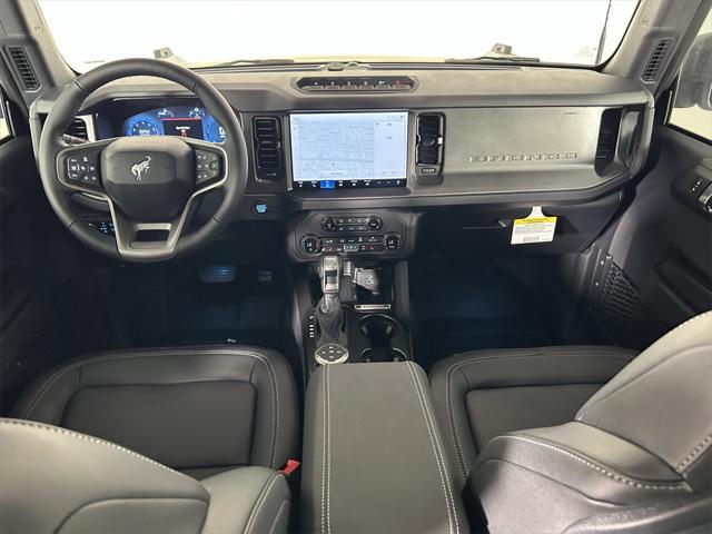 Photo of 2025 Azure Gray Metallic Tri-Coat Ford Bronco