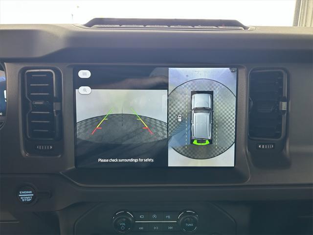Photo of 2025 Azure Gray Metallic Tri-Coat Ford Bronco