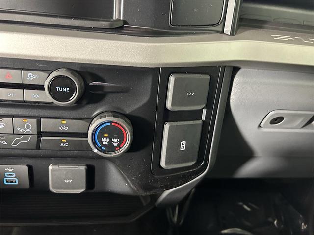 Photo of 2025 Antimatter Blue Metallic Ford F-250