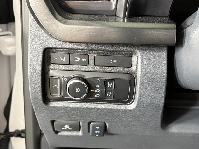 Photo of 2024 OXFORD WHITE Ford F-250