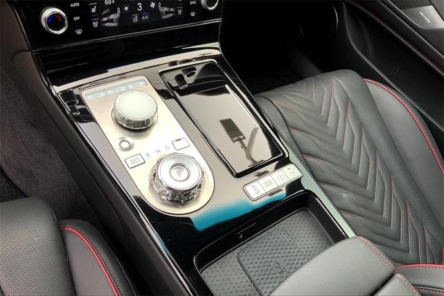 Photo of 2025 Vik Black Genesis G80