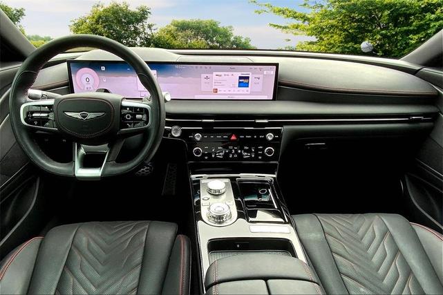 Photo of 2025 Vik Black Genesis G80