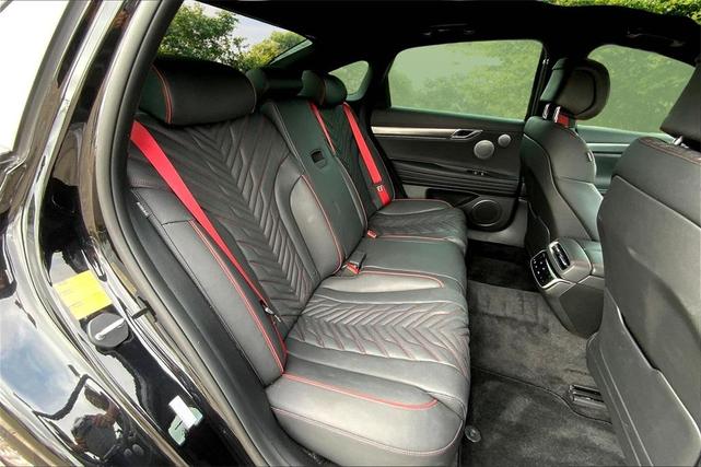 Photo of 2025 Vik Black Genesis G80