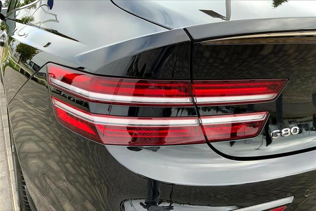 Photo of 2025 Vik Black Genesis G80