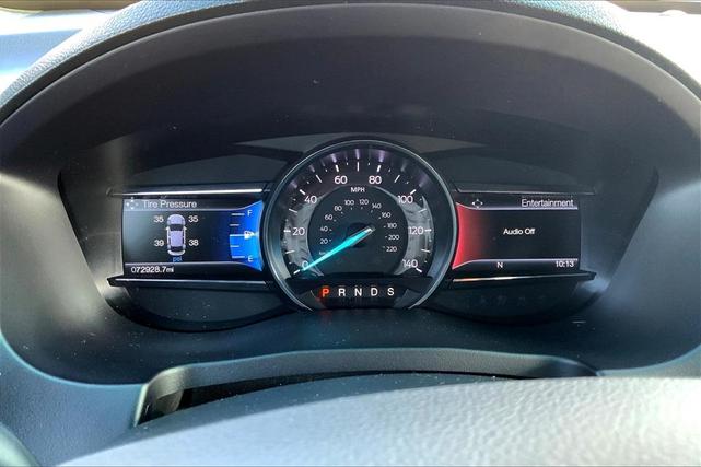 Photo of 2017 White Platinum Tri-Coat Metallic Ford Explorer
