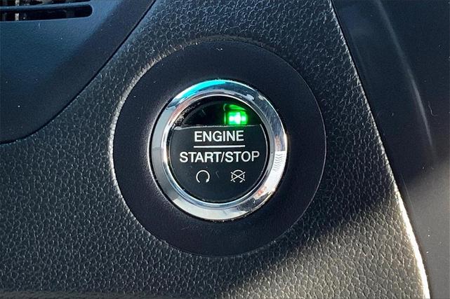 Photo of 2017 White Platinum Tri-Coat Metallic Ford Explorer