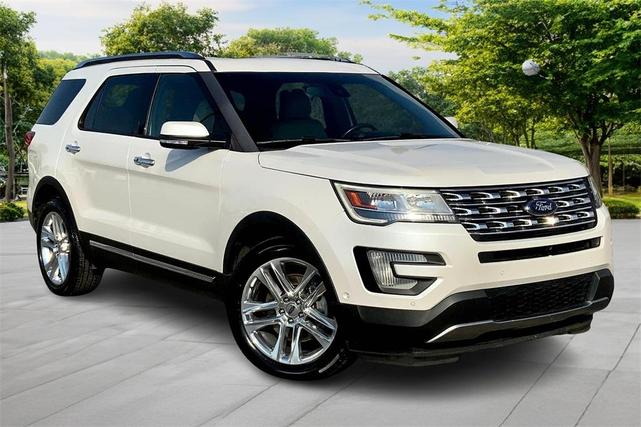 Photo of 2017 White Platinum Tri-Coat Metallic Ford Explorer