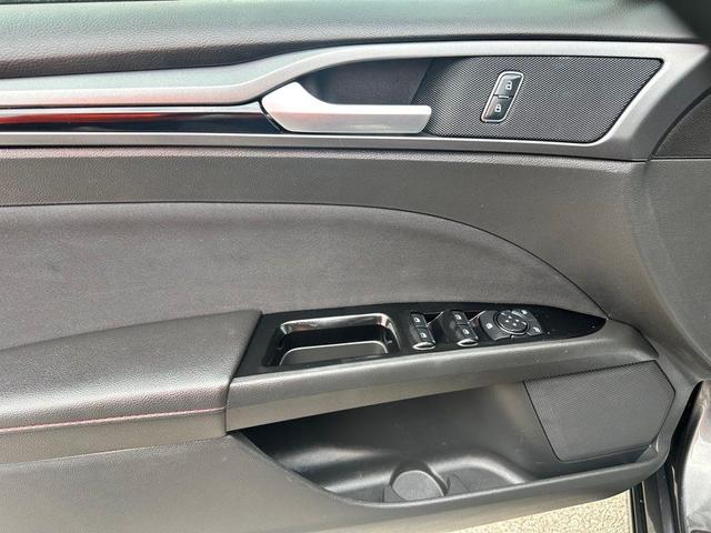 Photo of 2015 Magnetic Ford Fusion