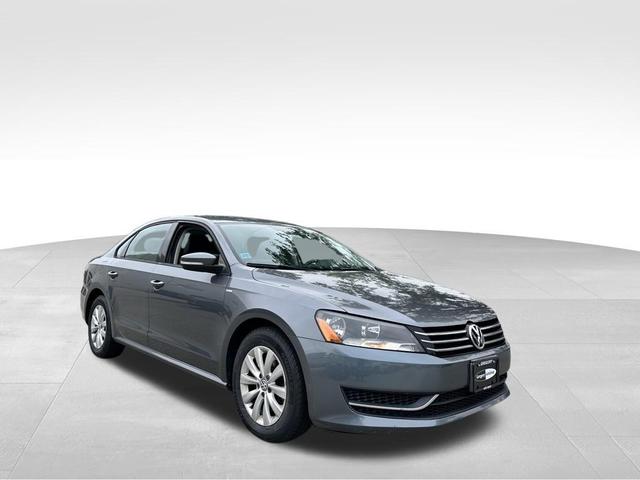 Photo of 2015 Platinum Gray Metallic Volkswagen Passat