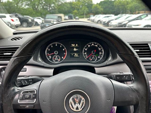 Photo of 2015 Platinum Gray Metallic Volkswagen Passat