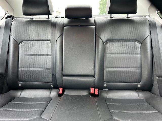 Photo of 2015 Platinum Gray Metallic Volkswagen Passat