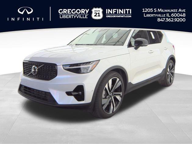 2025 Volvo XC40