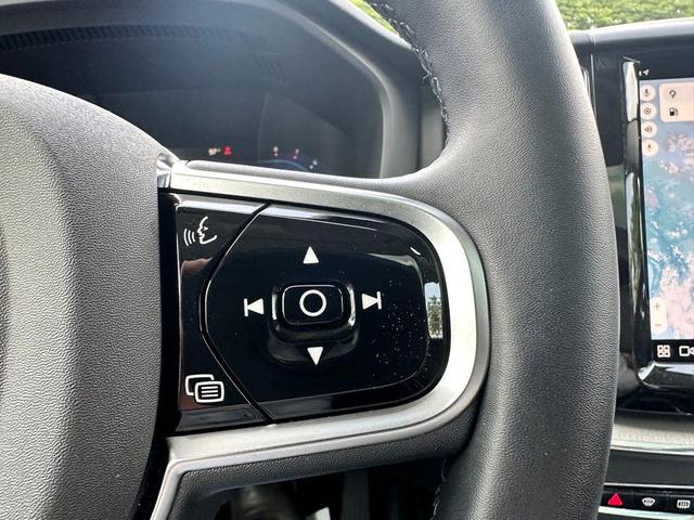Photo of 2025 Silver Volvo XC60