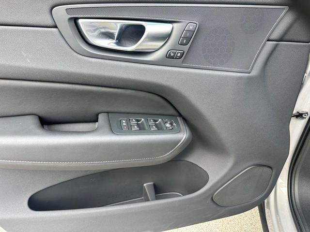 Photo of 2025 Silver Volvo XC60