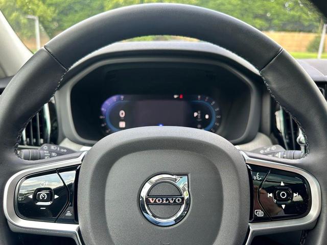 Photo of 2025 Silver Volvo XC60
