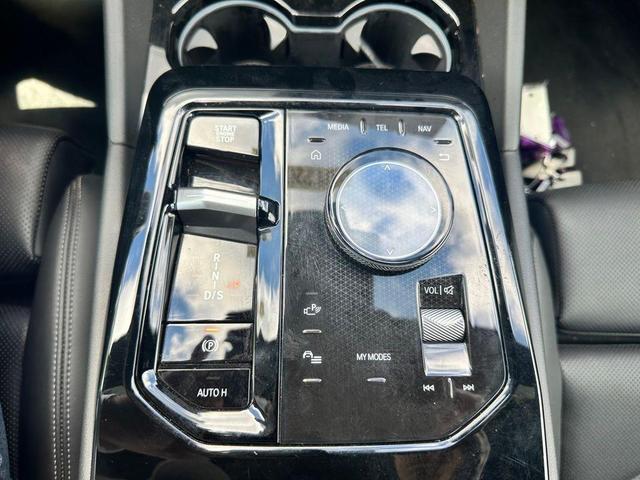 Photo of 2024 Black Sapphire Metallic BMW 530