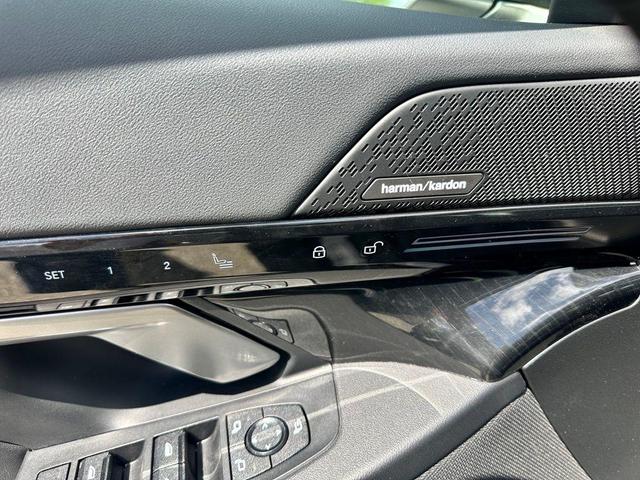 Photo of 2024 Black Sapphire Metallic BMW 530