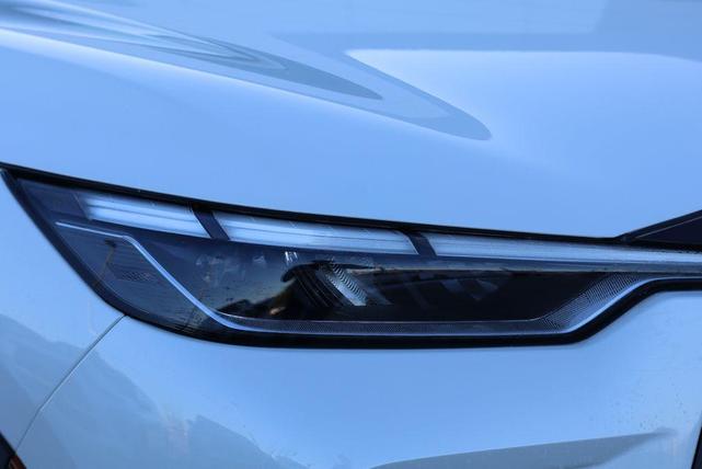 Photo of 2025 Majestic White INFINITI QX60