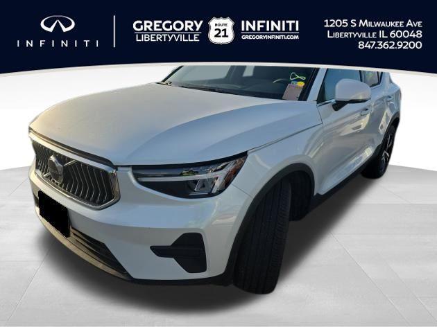 2025 Volvo XC40
