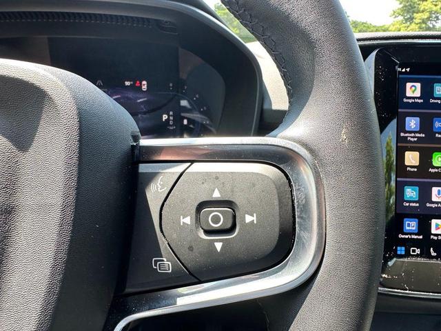 Photo of 2025 Crystal White Pearl Volvo XC40