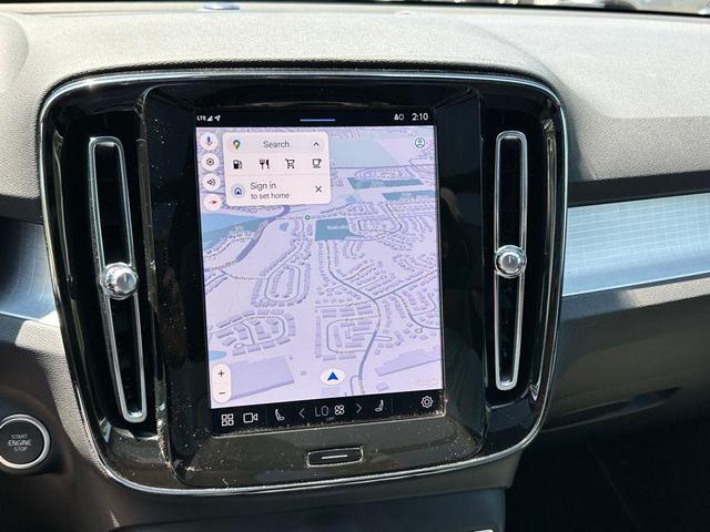 Photo of 2025 Crystal White Pearl Volvo XC40
