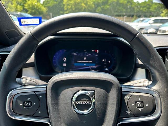 Photo of 2025 Crystal White Pearl Volvo XC40