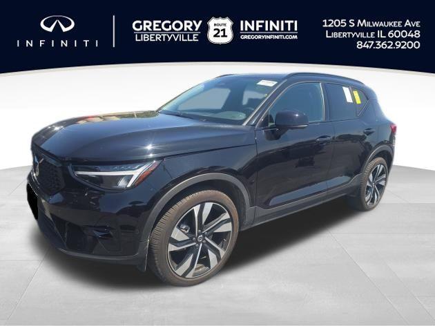2025 Volvo XC40