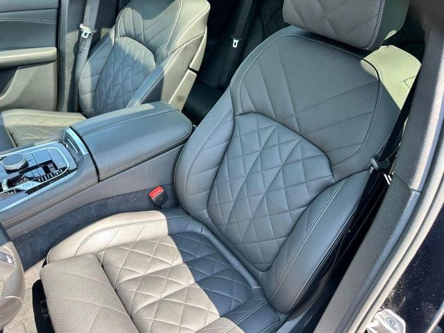 Photo of 2025 Carbon Black Metallic BMW X6
