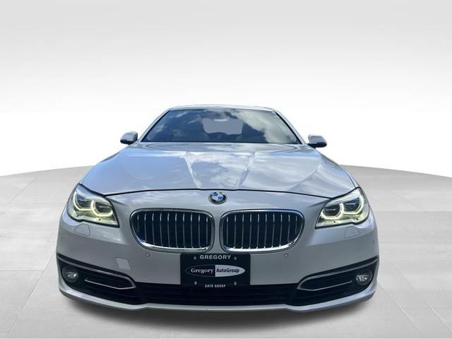 Photo of 2014 White Metallic BMW 550