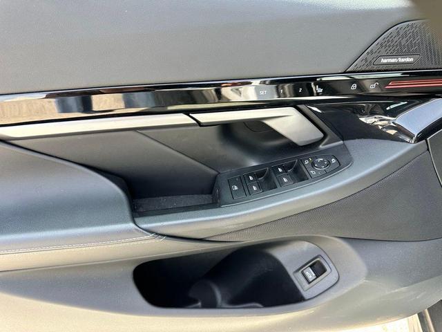Photo of 2024 Mineral White Metallic BMW 530