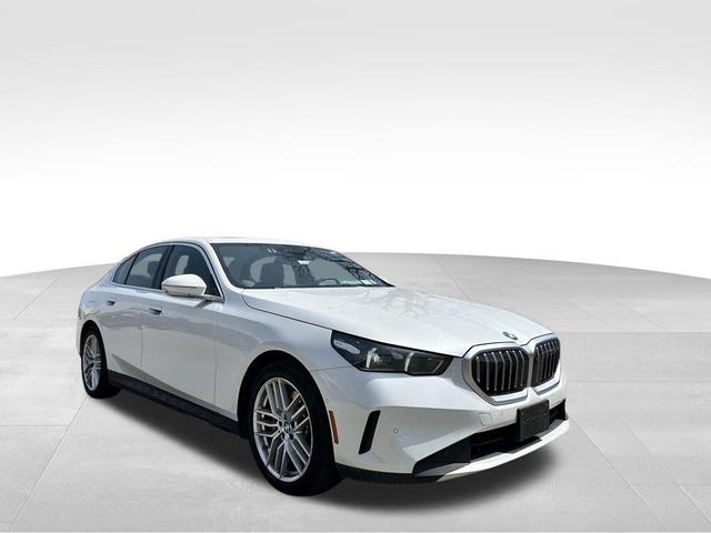 Photo of 2024 Mineral White Metallic BMW 530