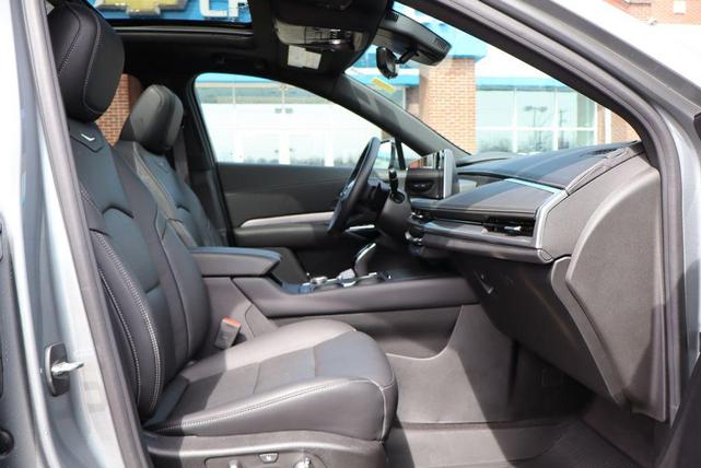 Photo of 2024 Argent Silver Metallic Cadillac XT4