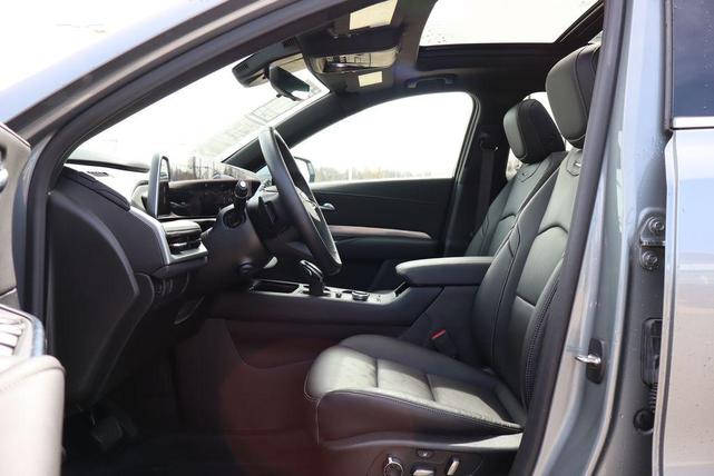 Photo of 2024 Argent Silver Metallic Cadillac XT4