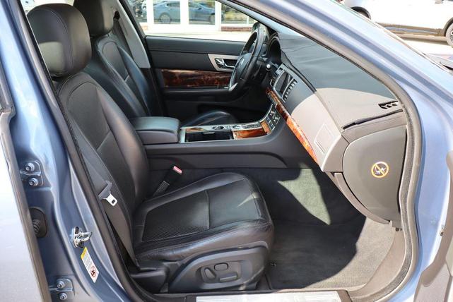 Photo of 2009 Frost Blue Jaguar XF