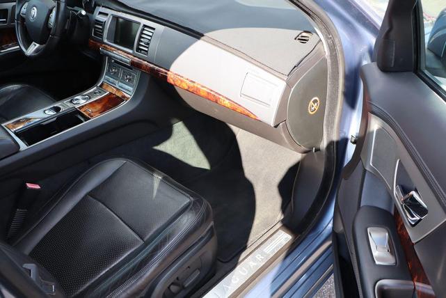Photo of 2009 Frost Blue Jaguar XF