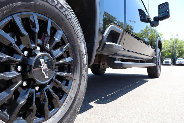 Photo of 2021 Black Chevrolet Silverado 2500