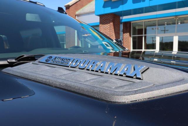 Photo of 2021 Black Chevrolet Silverado 2500