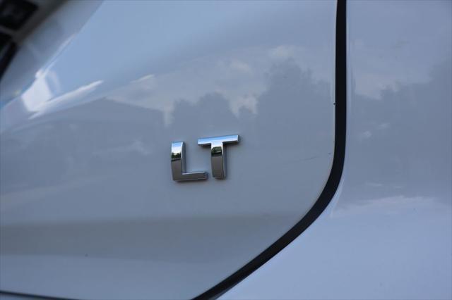 Photo of 2018 Summit White Chevrolet Equinox