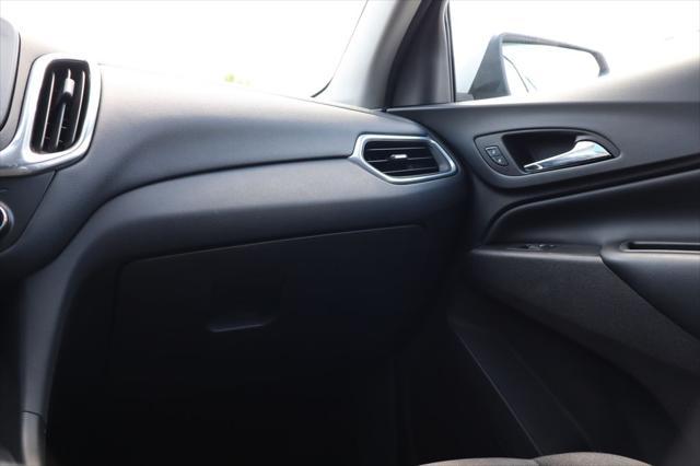 Photo of 2018 Summit White Chevrolet Equinox